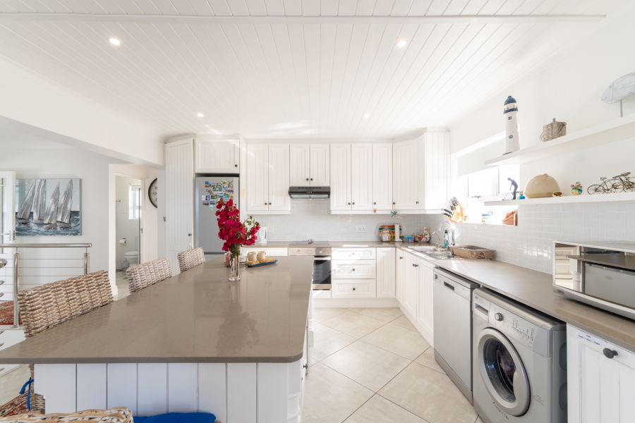 4 Bedroom Property for Sale in Oceanview Heights Western Cape